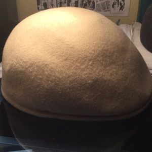 Seville beige cap in XL